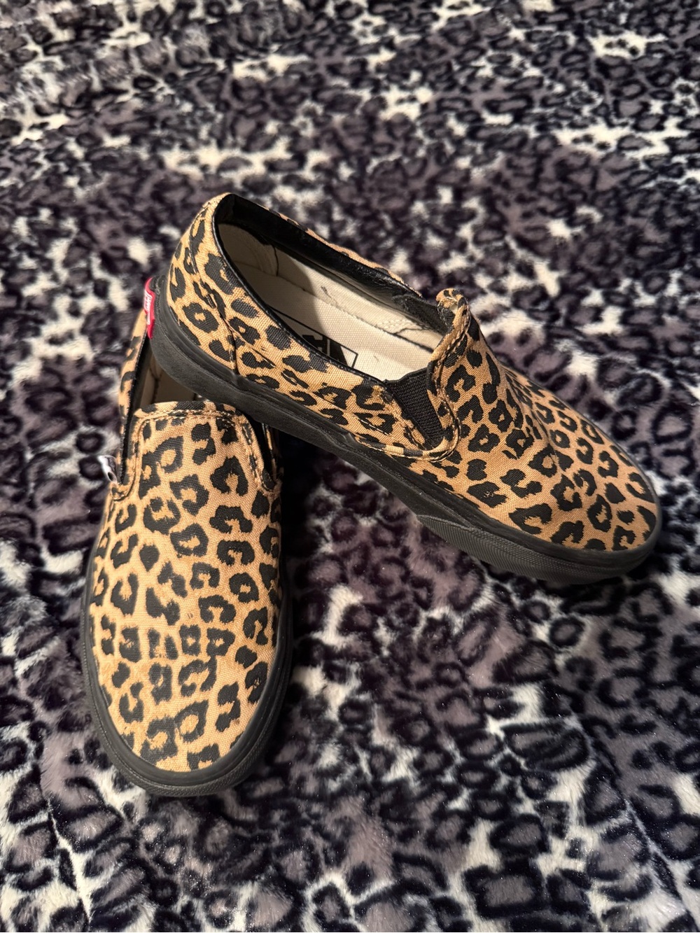 Vans customs Leopard Slip-On Canvas Sneakers - Women